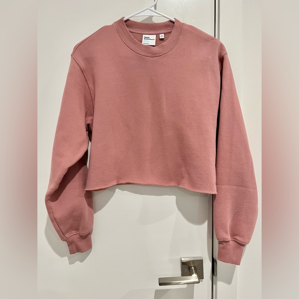 Aritzia | TNA COZY FLEECE PERFECT CROPPED SWEATSHIRT, ASHY PINK, XS